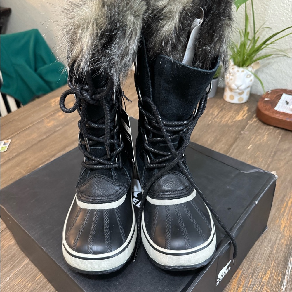 Sorel Joan of Arctic Black and Gray Winter Snow Boots Size 7